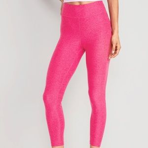 NWT OLD NAVY Extra High-Waisted Cloud+ 7/8 Leggings: Color: Berry Fine L…
